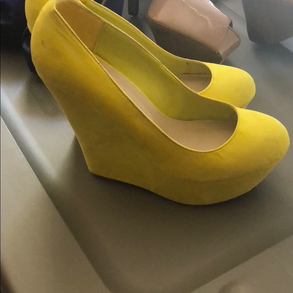 Shoes - Picture 4 of 4